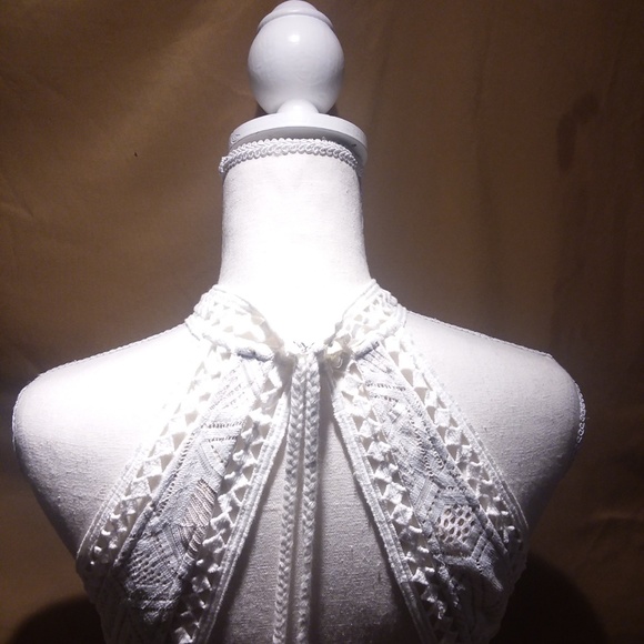 Elegant White Lace Maxi Dress - Picture 6 of 8